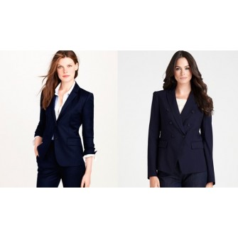 What color should be the suit of the business lady?