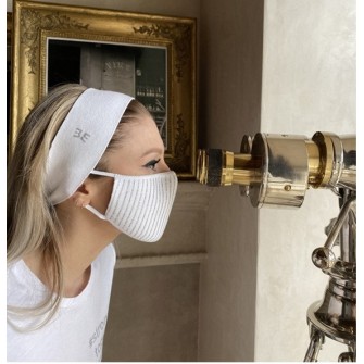 Памучните предпазни маски за лице онлайн осигуряват приятно и удобно прилягане