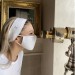 Памучните предпазни маски за лице онлайн осигуряват приятно и удобно прилягане