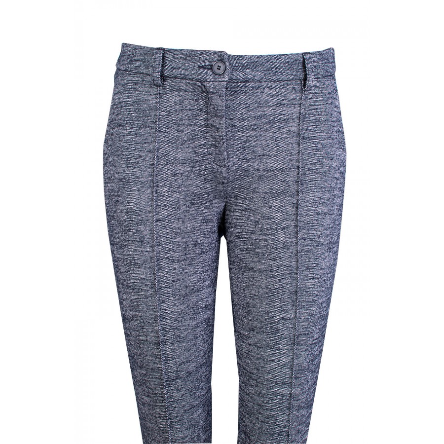 Pantaloni de lână pentru femei în culoarea gri melanj – Eleganță și confort pentru toamna-iarna 25502 / 2025 Pantaloni de lână pentru femei în culoarea gri melanj – Eleganță și confort pentru toamna-iarna 25502 / 2025