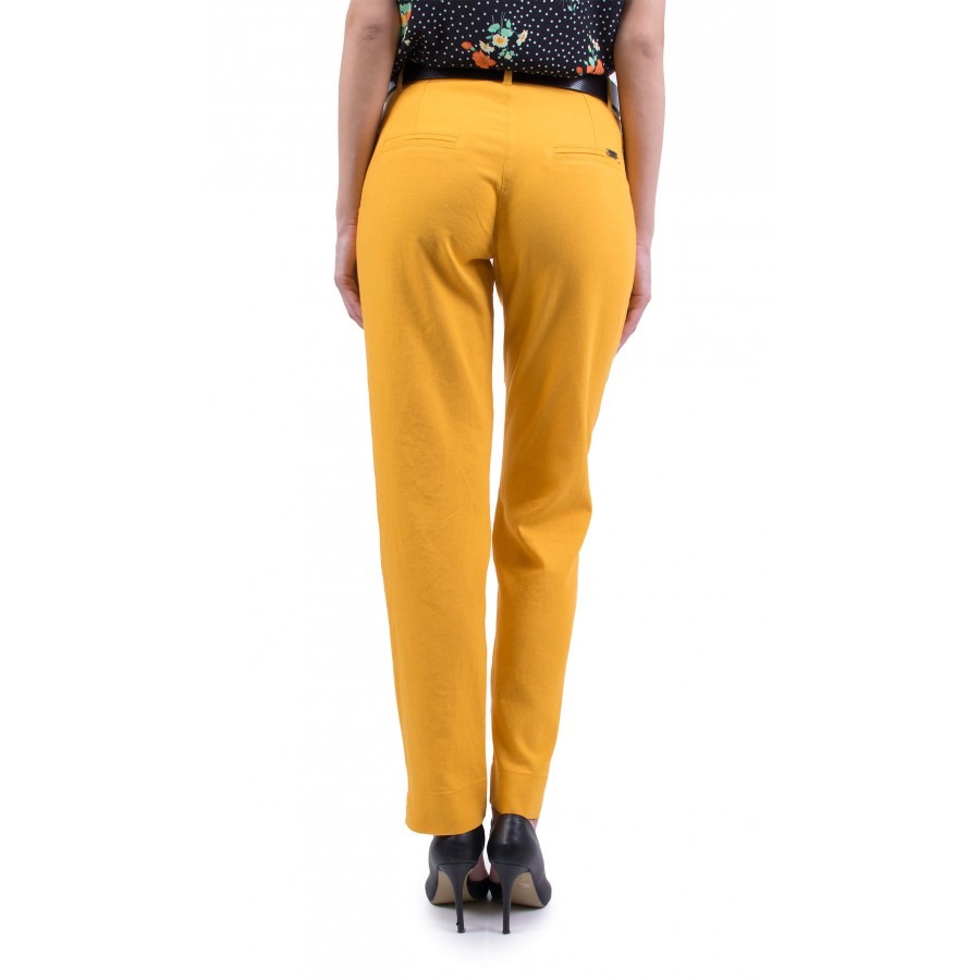 Pantaloni galbeni pentru femei N 19220 / 2019
