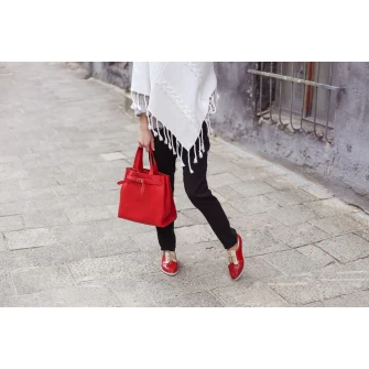 How to combine a wool poncho and black pants - TOP trends for the perfect look of every lady