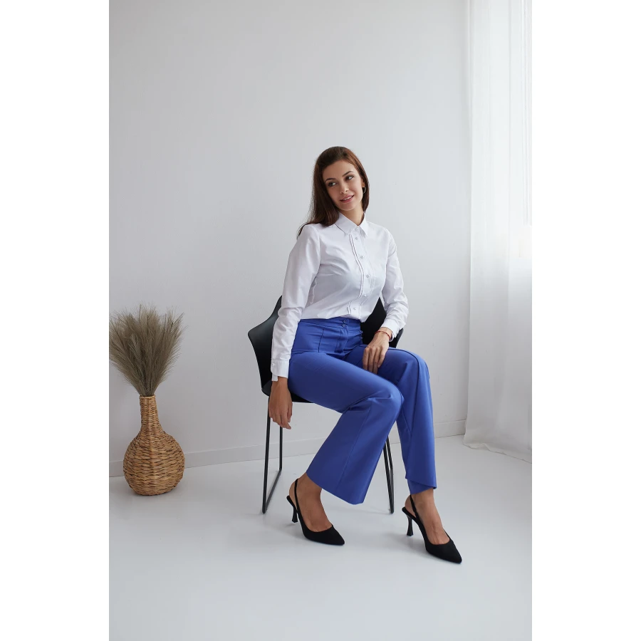 Cămașă albă de damă elegantă cu nasturi perla 24501 / 2024 Cămașă albă de damă elegantă cu nasturi perla 24501 / 2024