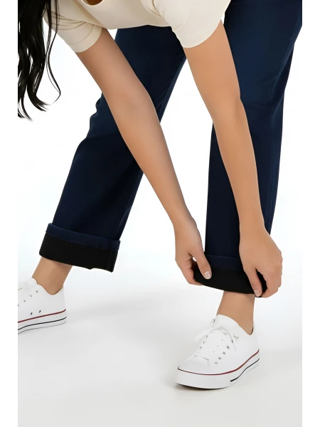 Quilted Women's Jeans in Navy Blue 9/10 – Classic with Coziness 25525 / 2026