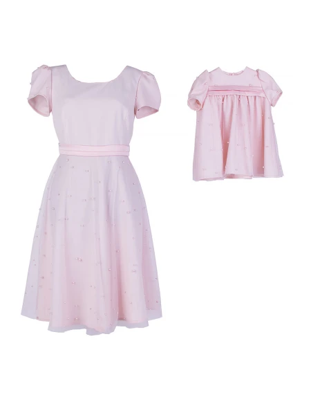 Set Rochie Mamă și Fiică – Roz Bej cu Tul și Perle 25701 - 702 / 2025