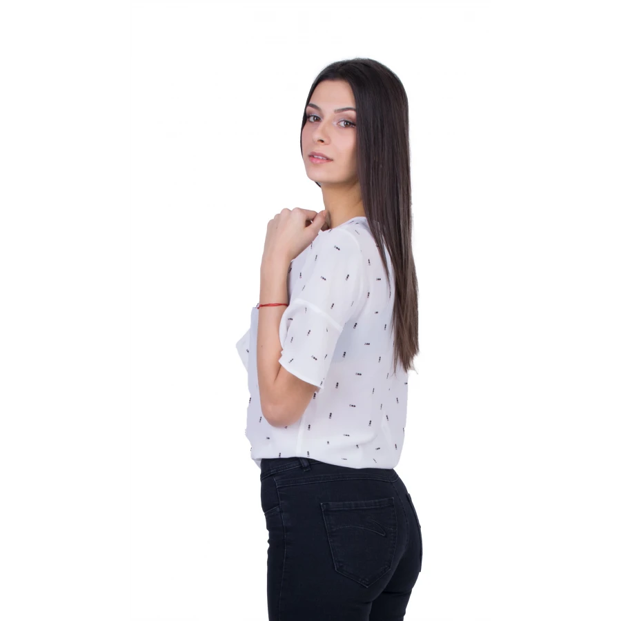 Бяла Дамска Блуза B 21112 / 2021 Бяла Дамска Блуза B 21112 / 2021