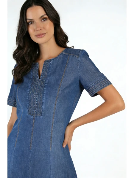 Лятна Дънкова Рокля от Тенсел с Декоративни Шевове и Джобове 25123 / 2025