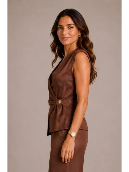 Vestă elegantă de damă, culoare maro - Aspect luxos cu o notă modernă 26116 / 2026