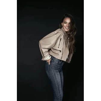 Tendinte din anii 90: pentru blugi, minimalism si street style