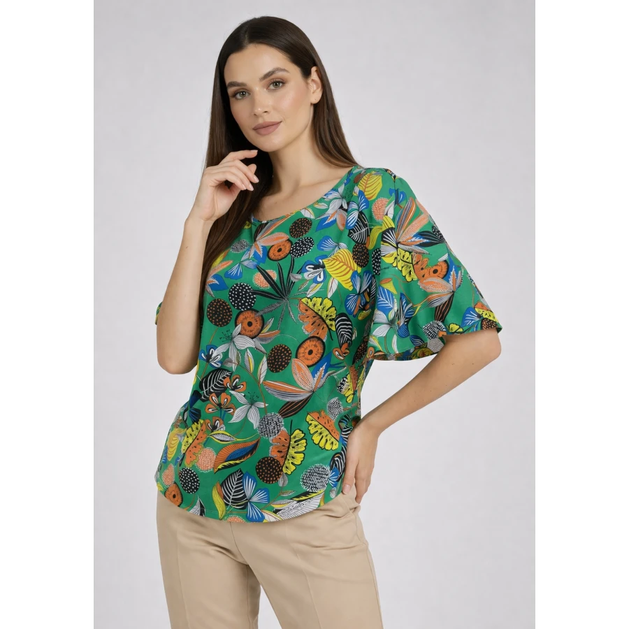 Елегантна Блуза с Цветна Щампа - Зелено Вдъхновение 26115 / 2026 Елегантна Блуза с Цветна Щампа - Зелено Вдъхновение 26115 / 2026