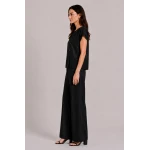 Черен Дамски Комплект от Тенсел с Блуза и Широк Панталон 26131 - 128 black / 2026 Черен Дамски Комплект от Тенсел с Блуза и Широк Панталон 26131 - 128 black / 2026