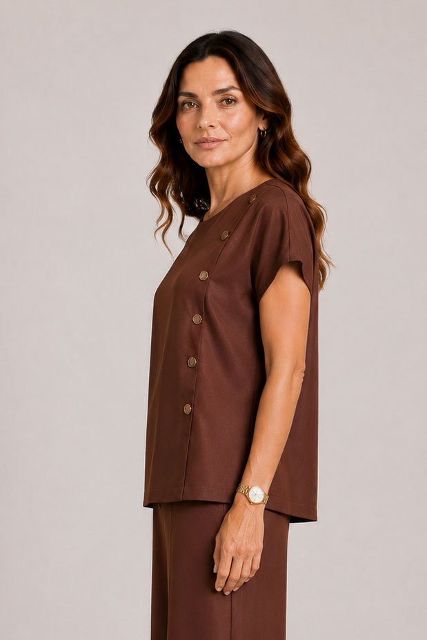 Bluză de damă în culoarea maro – Tencel, stil și eleganță impecabilă 26108 / 2026 Bluză de damă în culoarea maro – Tencel, stil și eleganță impecabilă 26108 / 2026